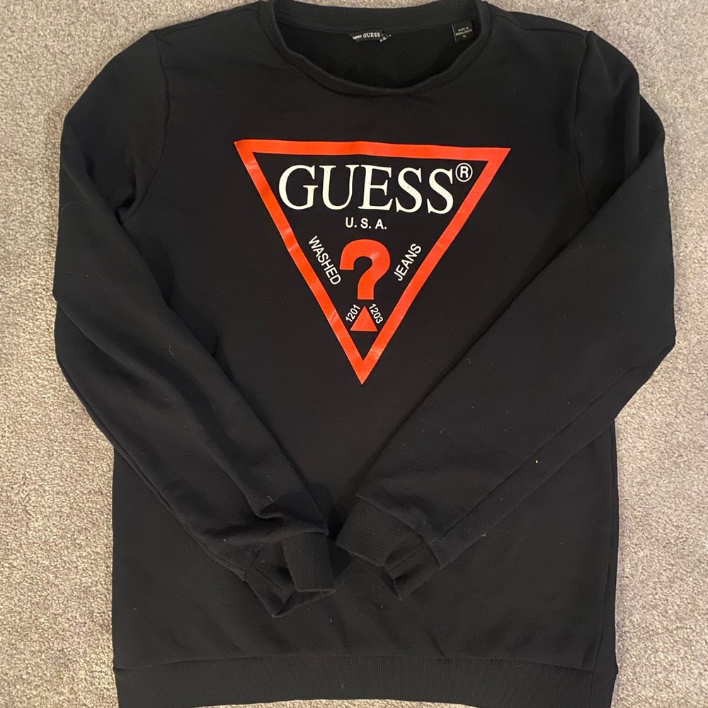 Guess long T-shirt, excellent condition.  Size youth 16 or women’s small